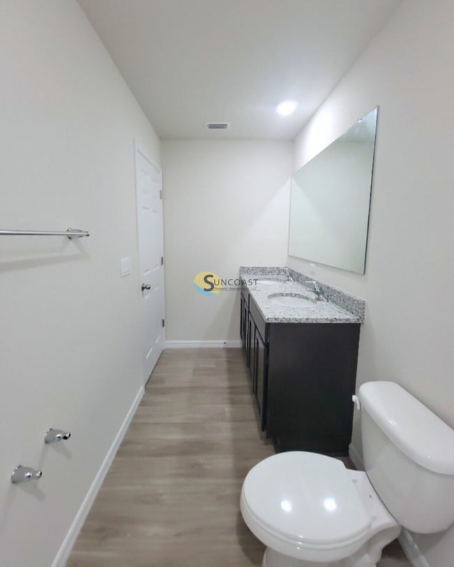 Building Photo - 1 Rosecroft Ln