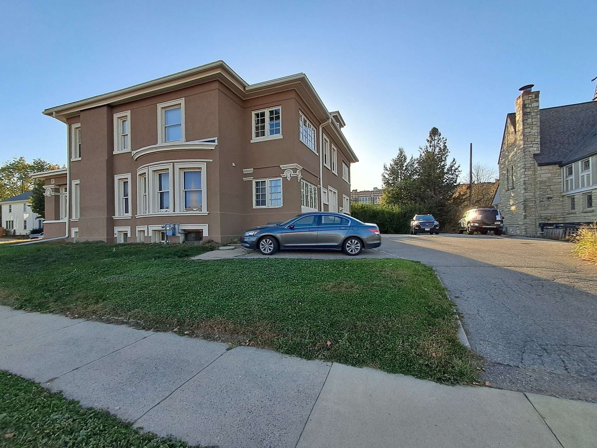 Building Photo - 300 2nd Ave SW