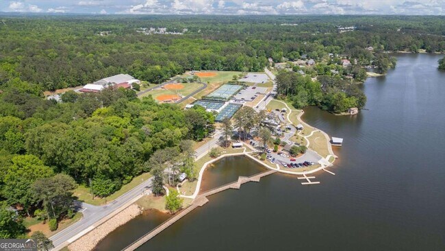 Building Photo - 541 N White St