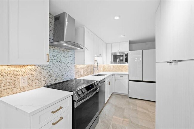 Building Photo - 1151 N Fort Lauderdale Beach Blvd