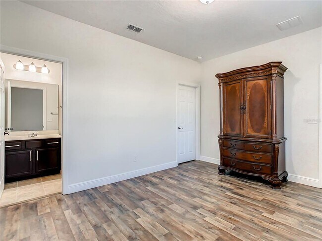 Building Photo - 8917 Blue Mesa Dr