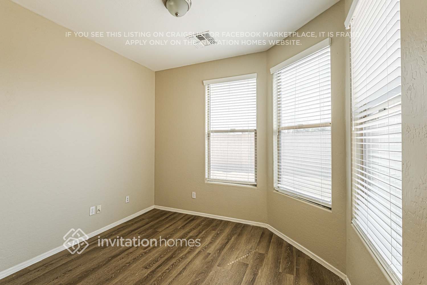 Building Photo - 6826 S 30th Ln