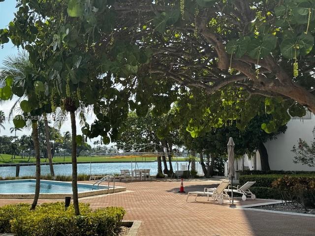 Building Photo - 9100 W Bay Harbor Dr