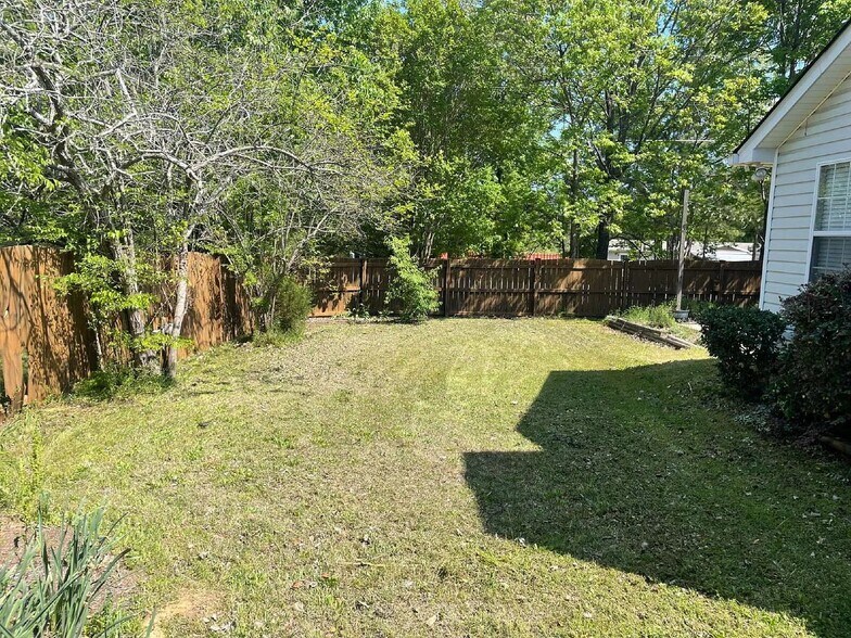Building Photo - 103 Walnut Grove Cir
