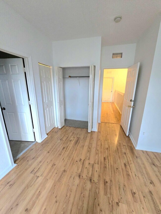 Building Photo - 6606 Catalina Ln