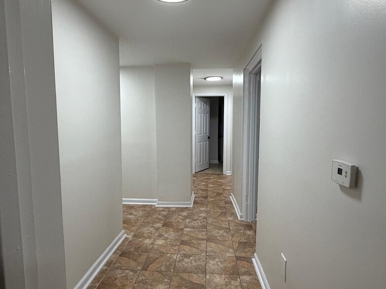 Building Photo - 150 S Harrison St