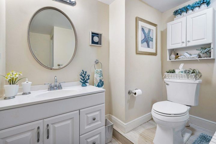 Building Photo - 521 N Swinton Ave