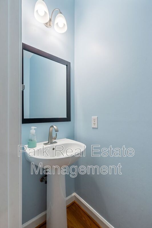 Building Photo - 108 Westgreen Dr