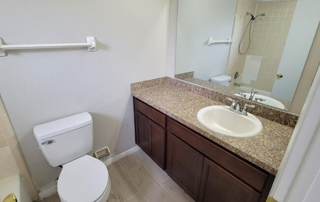 Building Photo - 129 Las Brisas Way