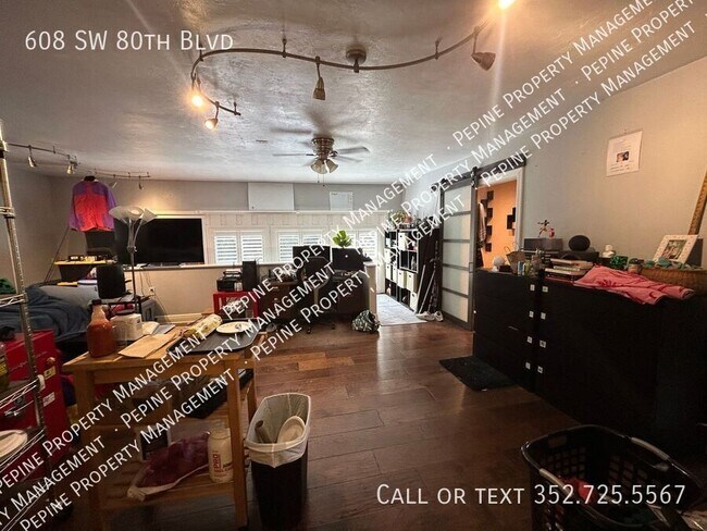 Building Photo - 608 SW 80th Blvd