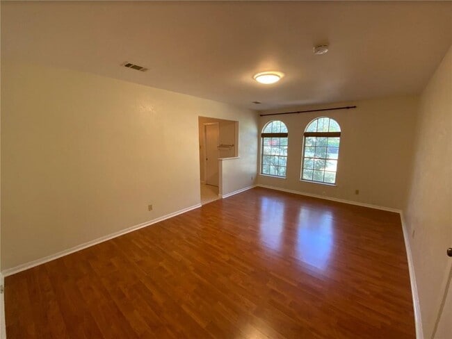 Building Photo - 1311 Cardinal Hill Dr