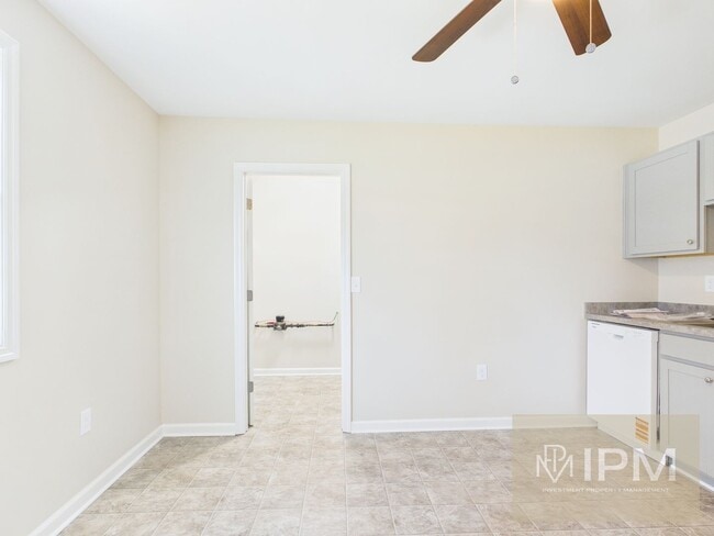 Building Photo - Charming 2 Bedroom 1 Bath Apartment in Dallastown Schools!