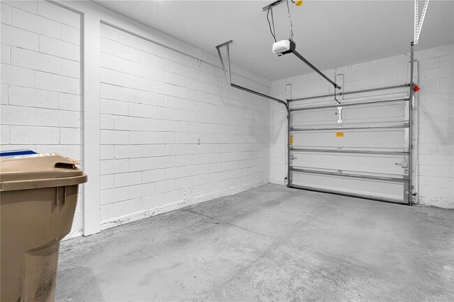 Building Photo - 1108 Lakeshore Breeze Pl