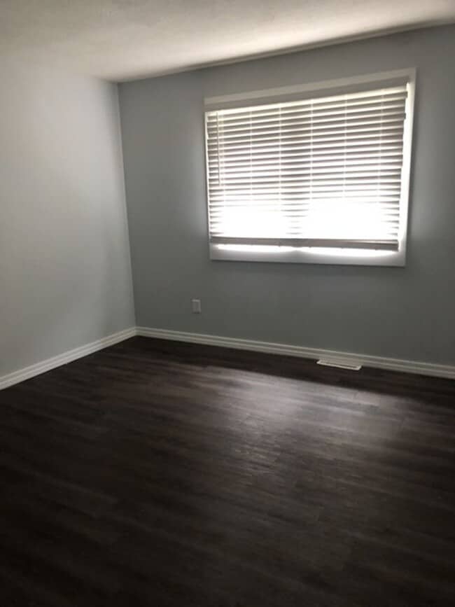 Building Photo - 4 Bed 1 Bath home for rent