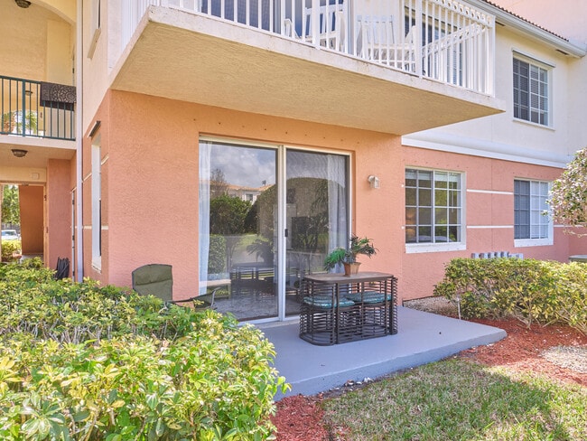 Building Photo - 9112 Myrtlewood Cir W