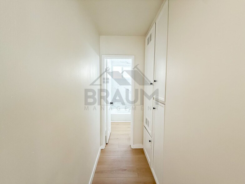 Building Photo - 7339 Woodman Ave