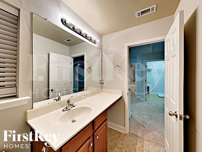 Building Photo - 12812 Cumberland Cove Dr