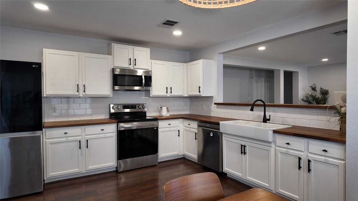 Building Photo - 102 Kendall Cove