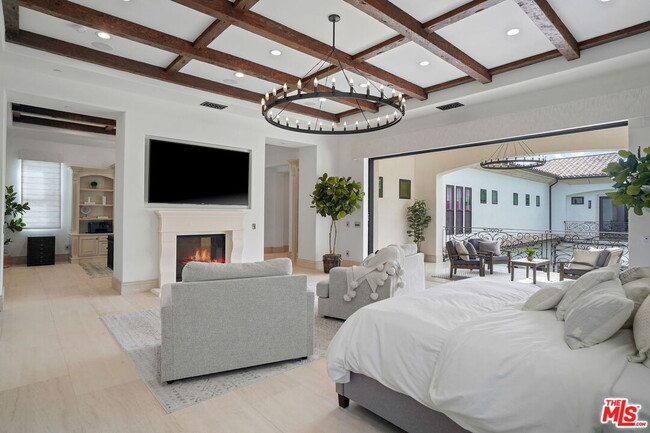 Building Photo - 20101 SW Cypress St