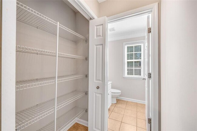 Building Photo - 268 Balaban Cir