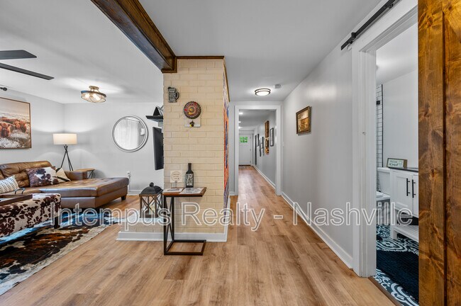 Building Photo - 840 Lemont Dr