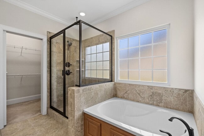 Building Photo - Spacious 4BR/3BA Home in Myrtle Beach – 2,550 Sq Ft & Screened Porch