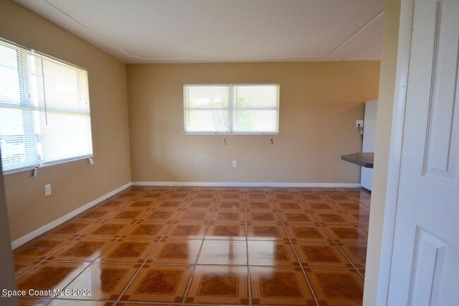 Building Photo - 2913 Rosemarie Dr