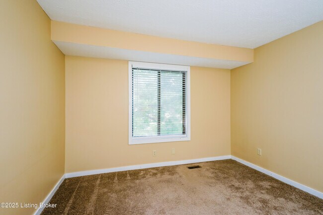 Building Photo - 2808 Six Mile Ln