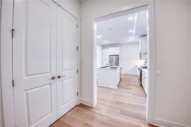 Building Photo - 304 Highbridge Ln