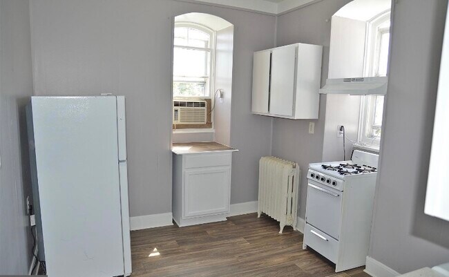 Building Photo - 403 N Market St