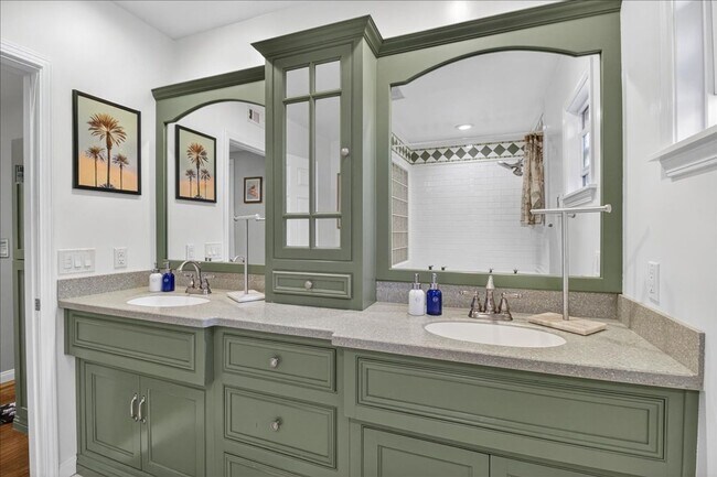 Building Photo - Beautiful & Spacious South Torrance Home