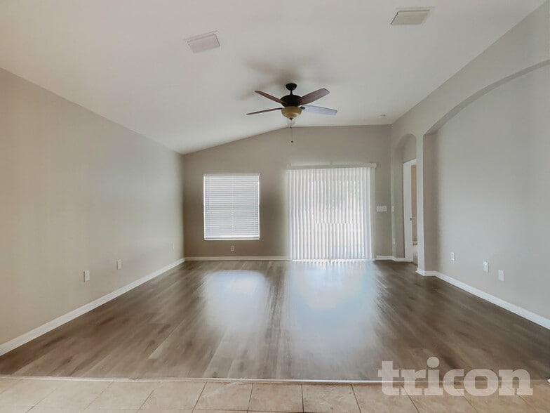 Building Photo - 9588 Southern Charm Cir