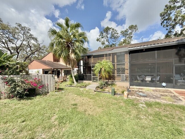 Building Photo - 817 Fairwood Forest Dr