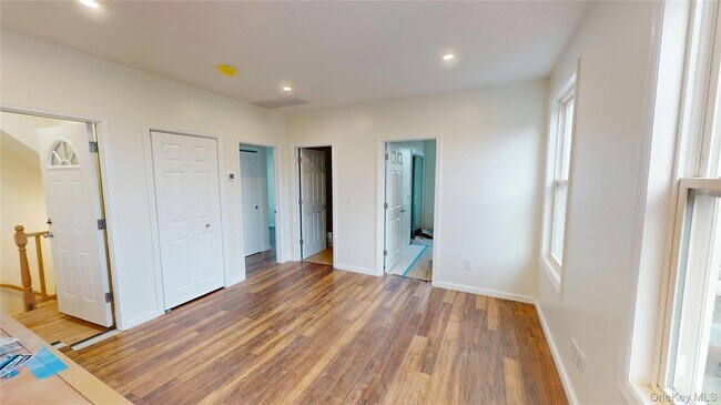 Building Photo - 24 5th St