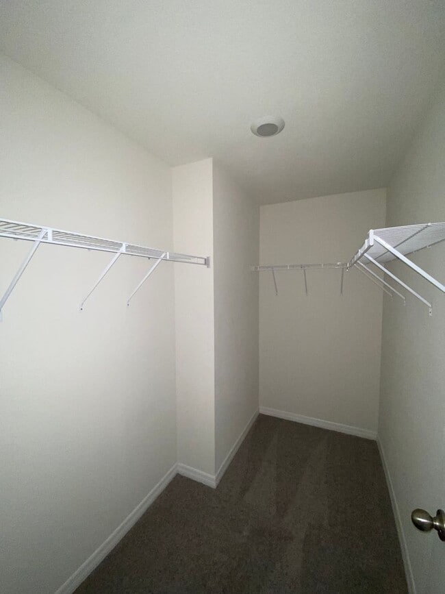 Building Photo - NOT AVAILABLE TO SHOW UNTIL MID APRIL Desirable Lake Diamond Subdivision 4/2/2 **Won't Last*