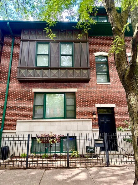 Primary Photo - 3122 N Paulina St