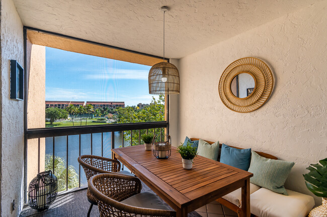 TERRASSE WITH A LAKE VIEW - 950 Egret Cir