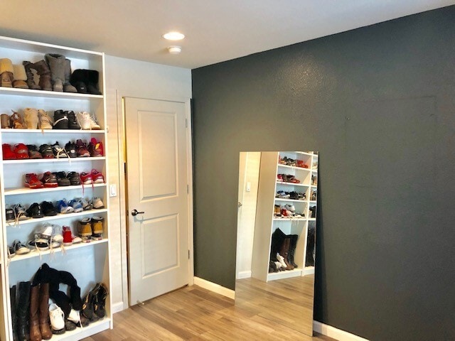 Building Photo - Beautifully updated, tri- level 4 Bd/2.5 B...