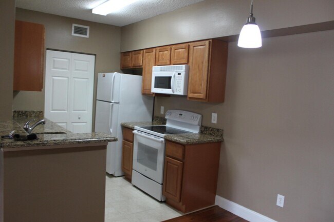 Building Photo - 10354 Fox Trail Rd S
