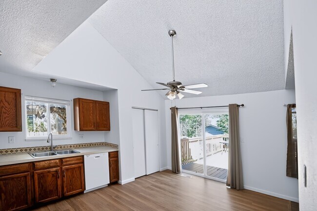 Building Photo - 4303 9th St Rd