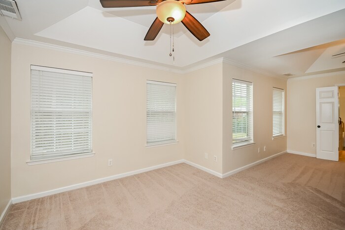 Building Photo - 227 Woodcreek Way