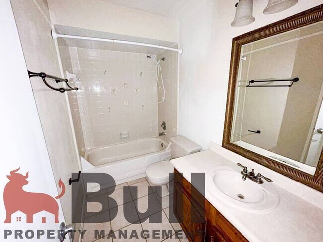 Building Photo - 1066 Las Cruces Dr