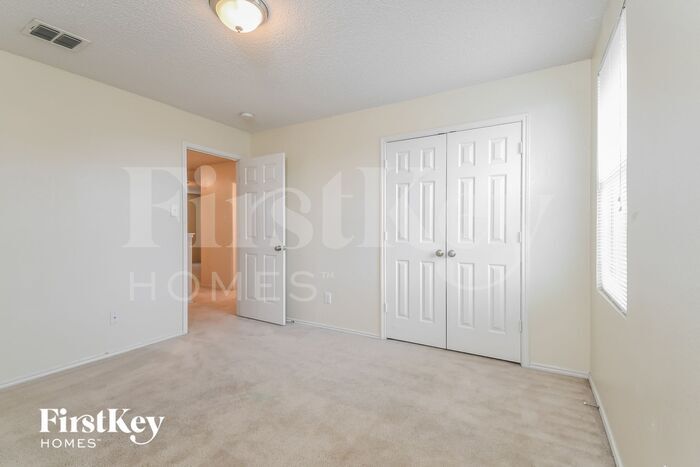 Building Photo - 1204 McMillen Dr