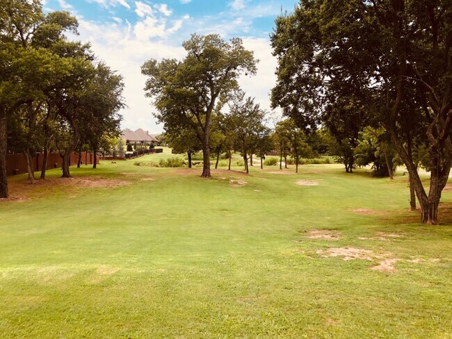 Building Photo - 4 bed + office + Bonus room/2nd Living upstairs, 3 bath on 2+ Acres in Moore Schools !