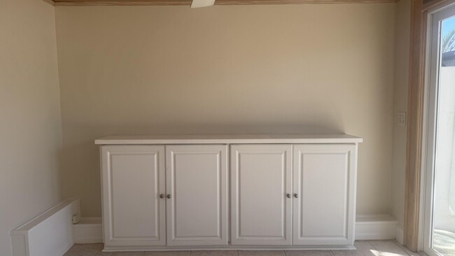 Building Photo - 2704 Cardinal Dr