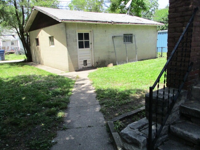 Building Photo - 331 S 18th St