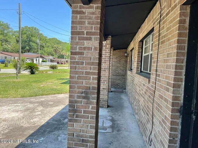 Building Photo - 6634 Kinlock Dr