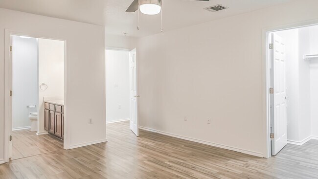 Building Photo - 8823 Mission Brk