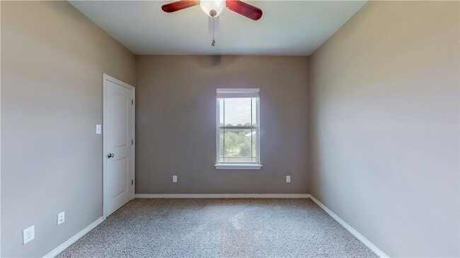 Building Photo - 2700 Horse Haven Ln