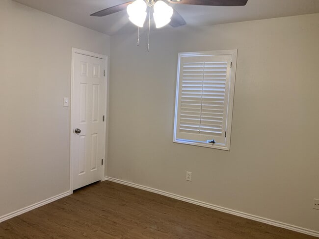 Building Photo - 9714 Orlando Ave